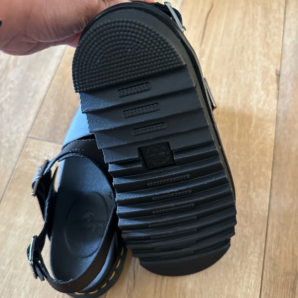 {NEW} DR. MARTENS Voss Women’s Leather Strap Sandals - Picture 8 of 11
